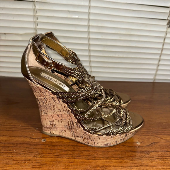 Jennifer Lopez Women’s Bronze Heeled Sandals Size 8 - Picture 4 of 10